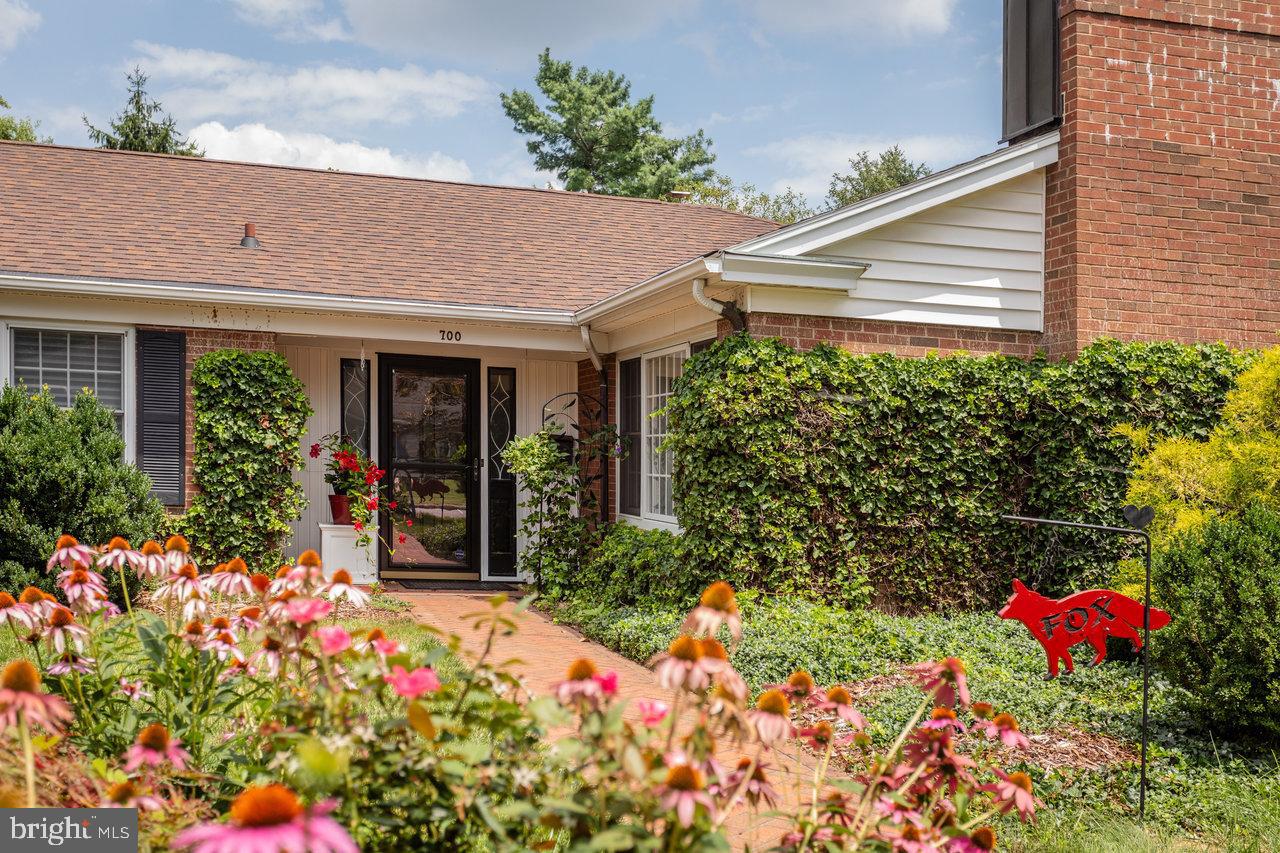 700 NEW YORK AVE, HARRISONBURG, Virginia 22801, 3 Bedrooms Bedrooms, ,2 BathroomsBathrooms,Residential,For sale,700 NEW YORK AVE,VAHC2000486 MLS # VAHC2000486