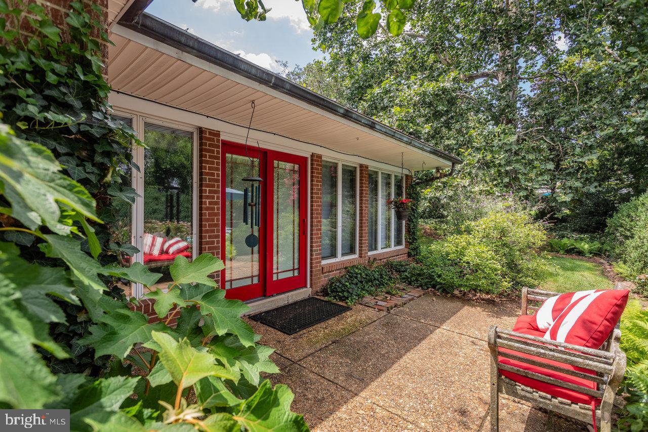 700 NEW YORK AVE, HARRISONBURG, Virginia 22801, 3 Bedrooms Bedrooms, ,2 BathroomsBathrooms,Residential,For sale,700 NEW YORK AVE,VAHC2000486 MLS # VAHC2000486
