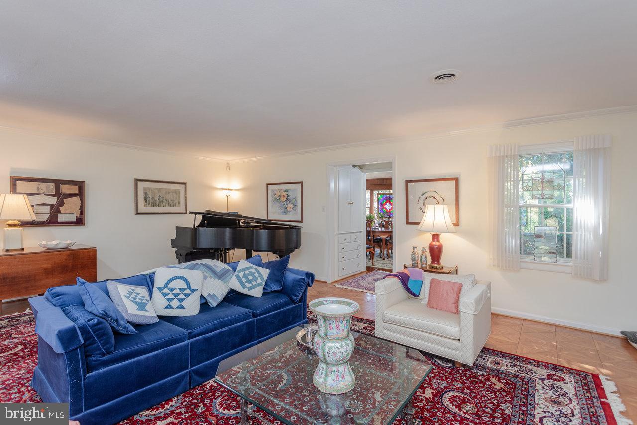 700 NEW YORK AVE, HARRISONBURG, Virginia 22801, 3 Bedrooms Bedrooms, ,2 BathroomsBathrooms,Residential,For sale,700 NEW YORK AVE,VAHC2000486 MLS # VAHC2000486