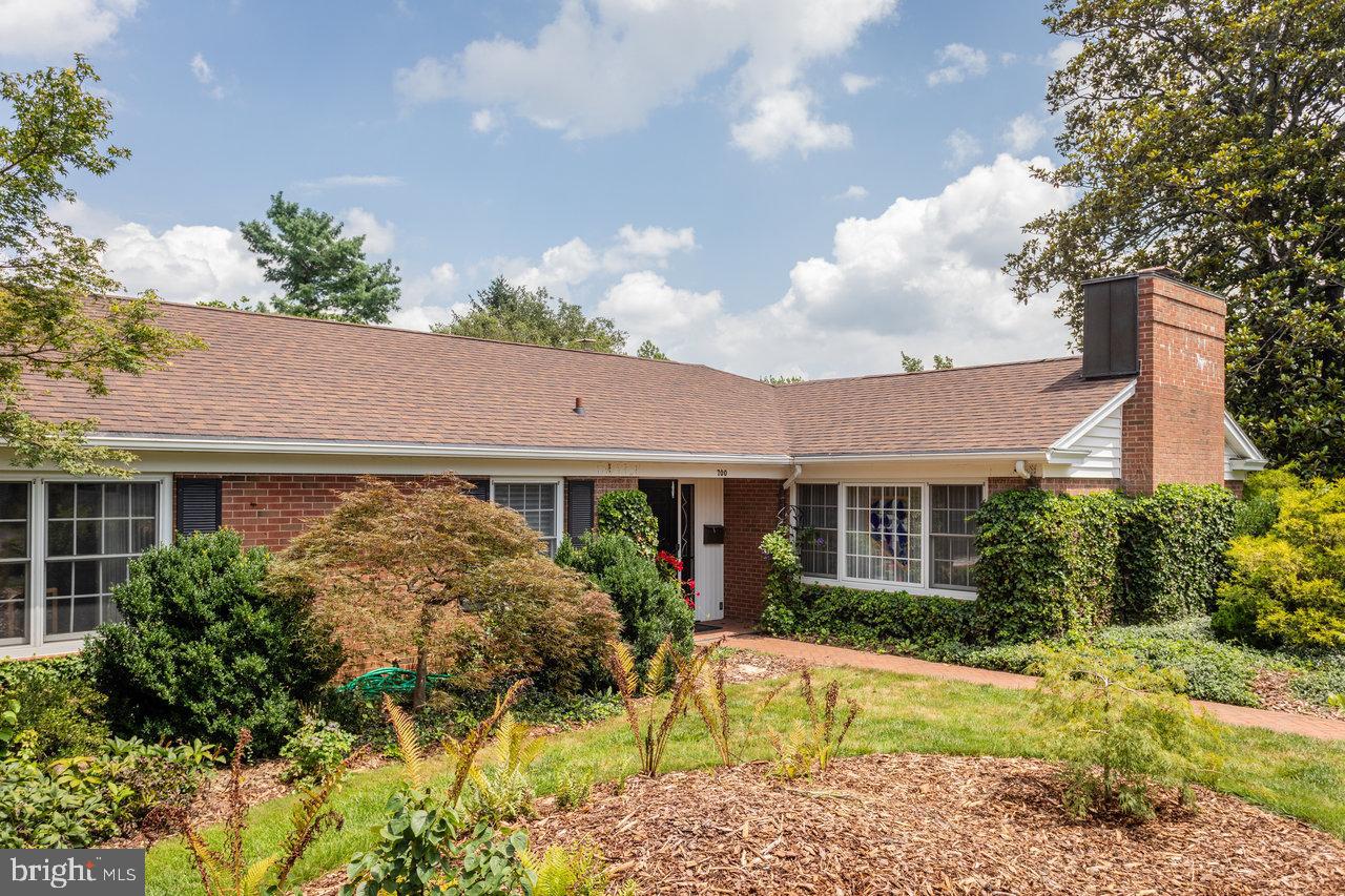 700 NEW YORK AVE, HARRISONBURG, Virginia 22801, 3 Bedrooms Bedrooms, ,2 BathroomsBathrooms,Residential,For sale,700 NEW YORK AVE,VAHC2000486 MLS # VAHC2000486