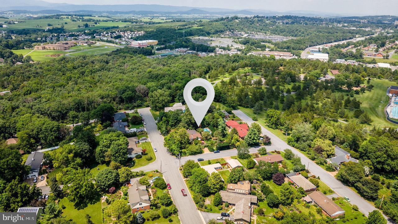 700 NEW YORK AVE, HARRISONBURG, Virginia 22801, 3 Bedrooms Bedrooms, ,2 BathroomsBathrooms,Residential,For sale,700 NEW YORK AVE,VAHC2000486 MLS # VAHC2000486