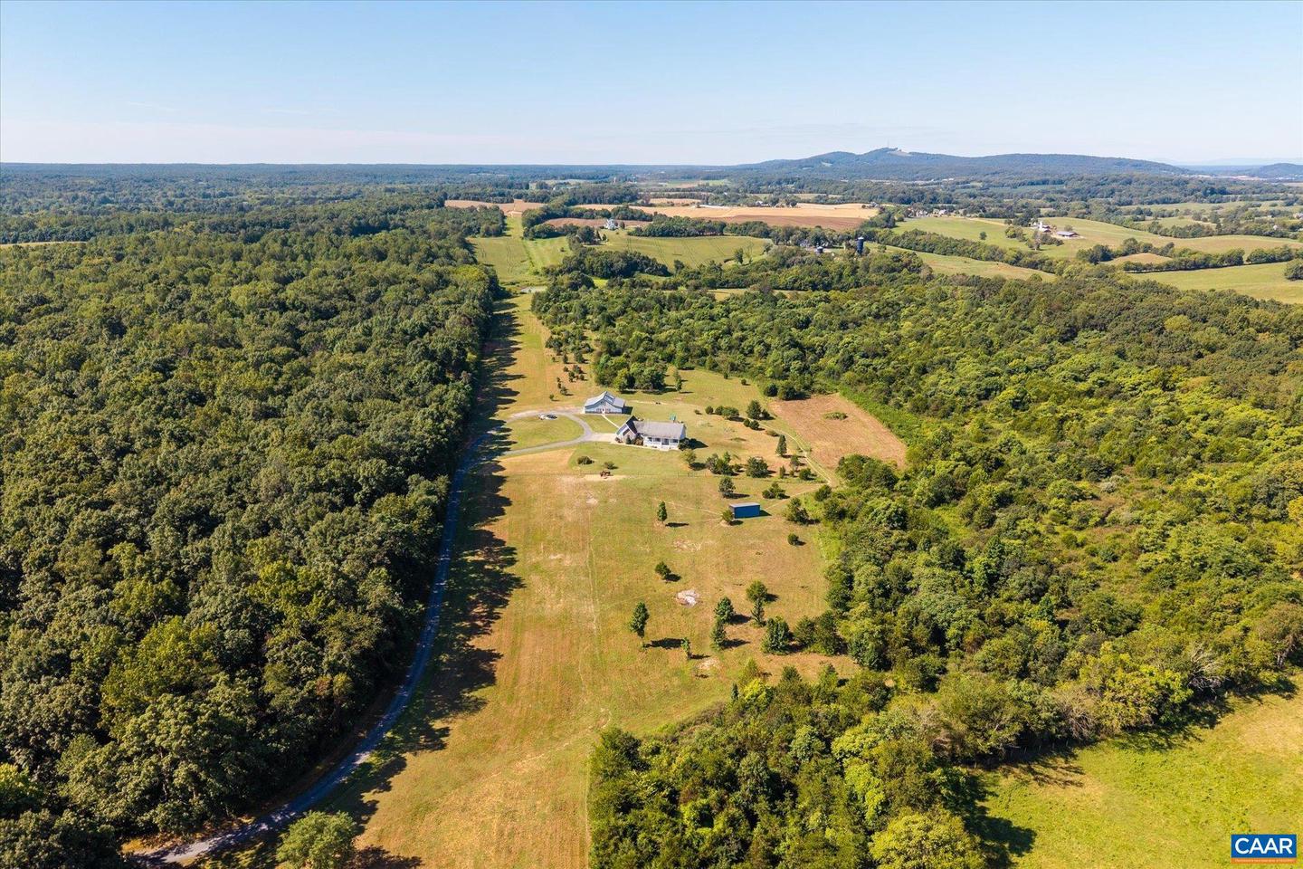 27233 HORSESHOE RD, CULPEPER, Virginia 22701, 4 Bedrooms Bedrooms, ,3 BathroomsBathrooms,Residential,For sale,27233 HORSESHOE RD,668488 MLS # 668488