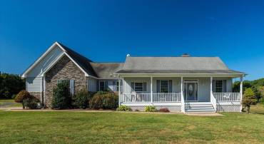 27233 HORSESHOE RD, CULPEPER, Virginia 22701, 4 Bedrooms Bedrooms, ,3 BathroomsBathrooms,Residential,For sale,27233 HORSESHOE RD,668488 MLS # 668488