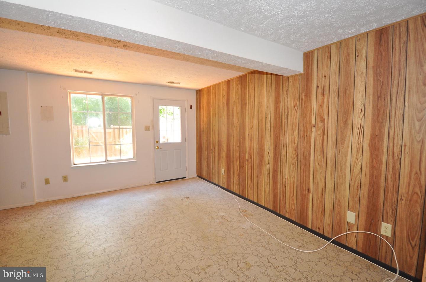 8722 PINNACLE ROCK CT, LORTON, Virginia 22079, 2 Bedrooms Bedrooms, 8 Rooms Rooms,1 BathroomBathrooms,Residential,For sale,8722 PINNACLE ROCK CT,VAFX2264662 MLS # VAFX2264662