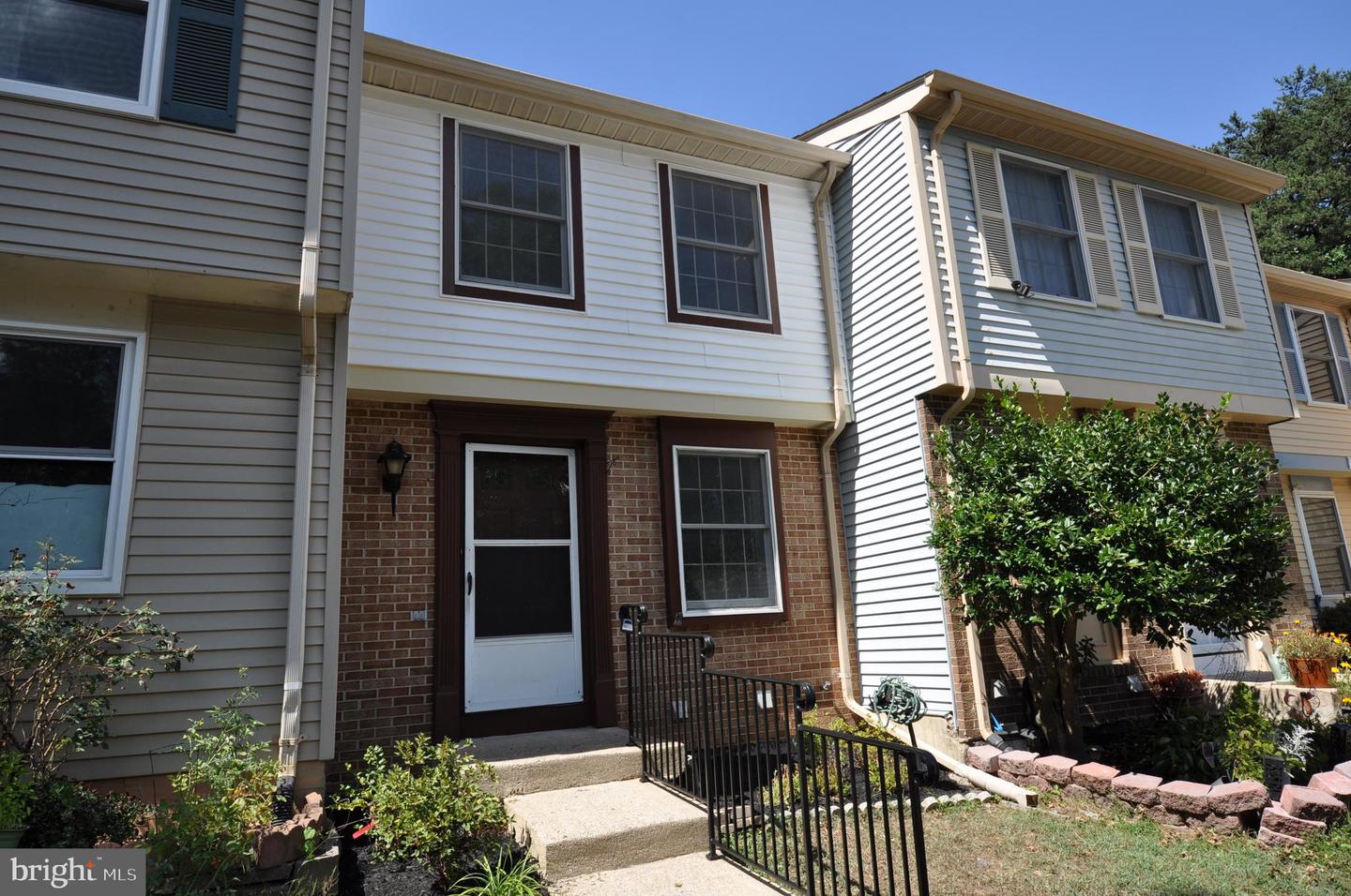 8722 PINNACLE ROCK CT, LORTON, Virginia 22079, 2 Bedrooms Bedrooms, 8 Rooms Rooms,1 BathroomBathrooms,Residential,For sale,8722 PINNACLE ROCK CT,VAFX2264662 MLS # VAFX2264662