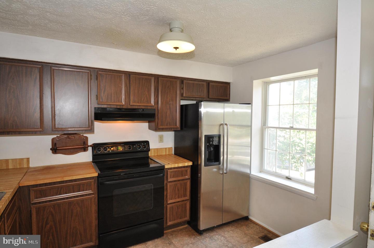 8722 PINNACLE ROCK CT, LORTON, Virginia 22079, 2 Bedrooms Bedrooms, 8 Rooms Rooms,1 BathroomBathrooms,Residential,For sale,8722 PINNACLE ROCK CT,VAFX2264662 MLS # VAFX2264662