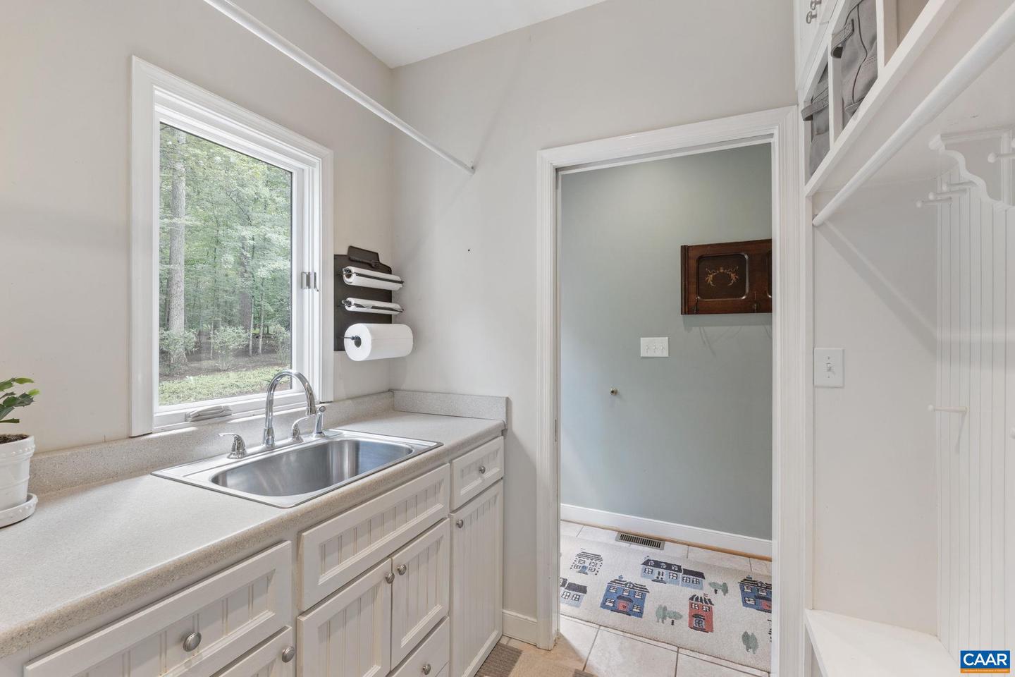 186 E TERRELL RD, CHARLOTTESVILLE, Virginia 22901, 6 Bedrooms Bedrooms, ,5 BathroomsBathrooms,Residential,For sale,186 E TERRELL RD,668401 MLS # 668401