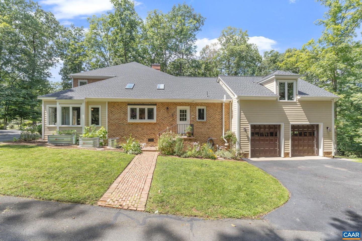 186 E TERRELL RD, CHARLOTTESVILLE, Virginia 22901, 6 Bedrooms Bedrooms, ,5 BathroomsBathrooms,Residential,For sale,186 E TERRELL RD,668401 MLS # 668401