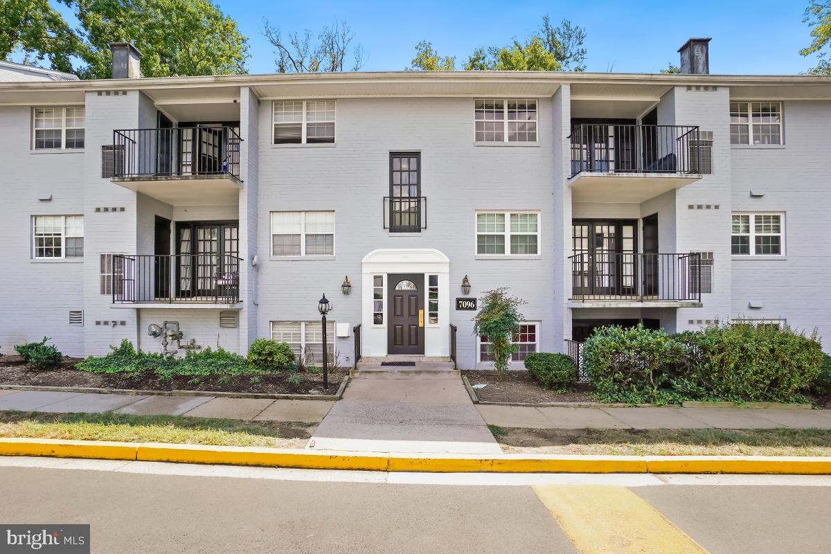 7096 SPRING GARDEN DR #104, SPRINGFIELD, Virginia 22150, 2 Bedrooms Bedrooms, ,1 BathroomBathrooms,Residential,For sale,7096 SPRING GARDEN DR #104,VAFX2264732 MLS # VAFX2264732