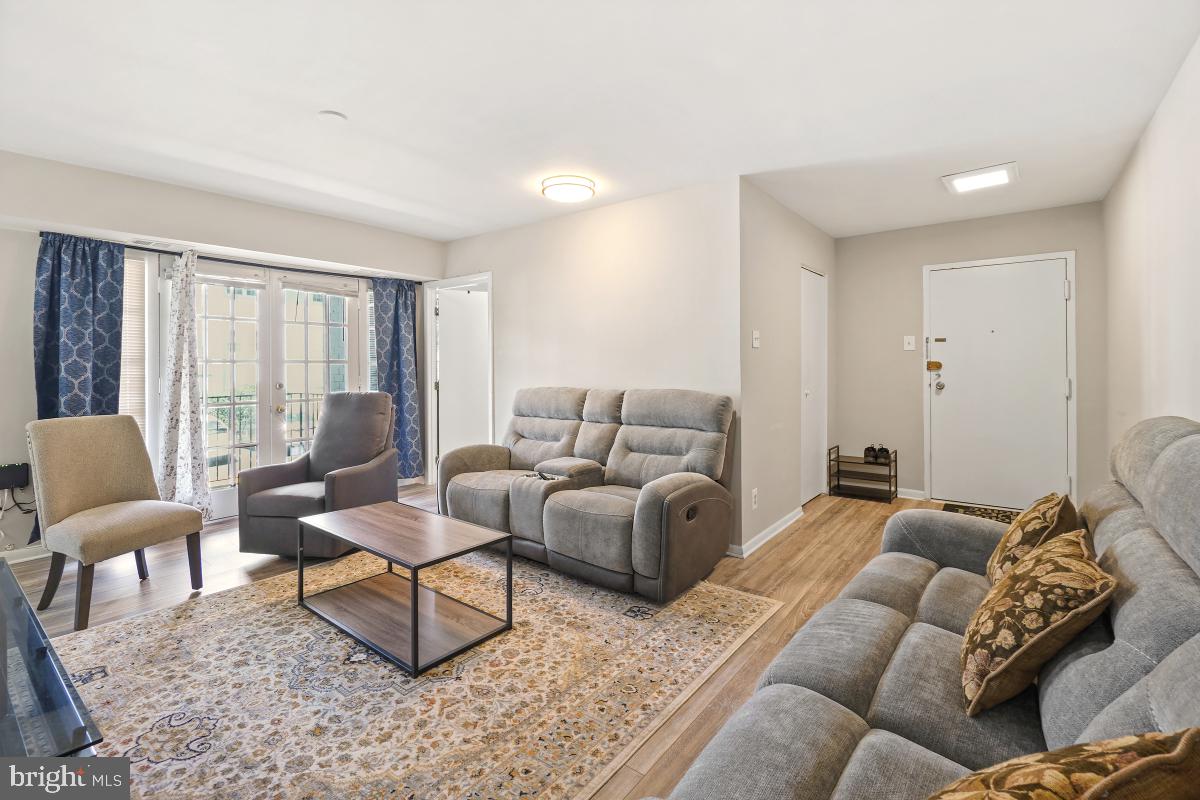 7096 SPRING GARDEN DR #104, SPRINGFIELD, Virginia 22150, 2 Bedrooms Bedrooms, ,1 BathroomBathrooms,Residential,For sale,7096 SPRING GARDEN DR #104,VAFX2264732 MLS # VAFX2264732