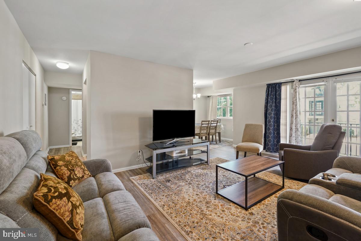 7096 SPRING GARDEN DR #104, SPRINGFIELD, Virginia 22150, 2 Bedrooms Bedrooms, ,1 BathroomBathrooms,Residential,For sale,7096 SPRING GARDEN DR #104,VAFX2264732 MLS # VAFX2264732