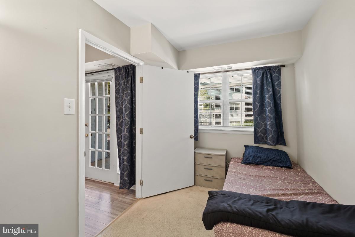 7096 SPRING GARDEN DR #104, SPRINGFIELD, Virginia 22150, 2 Bedrooms Bedrooms, ,1 BathroomBathrooms,Residential,For sale,7096 SPRING GARDEN DR #104,VAFX2264732 MLS # VAFX2264732