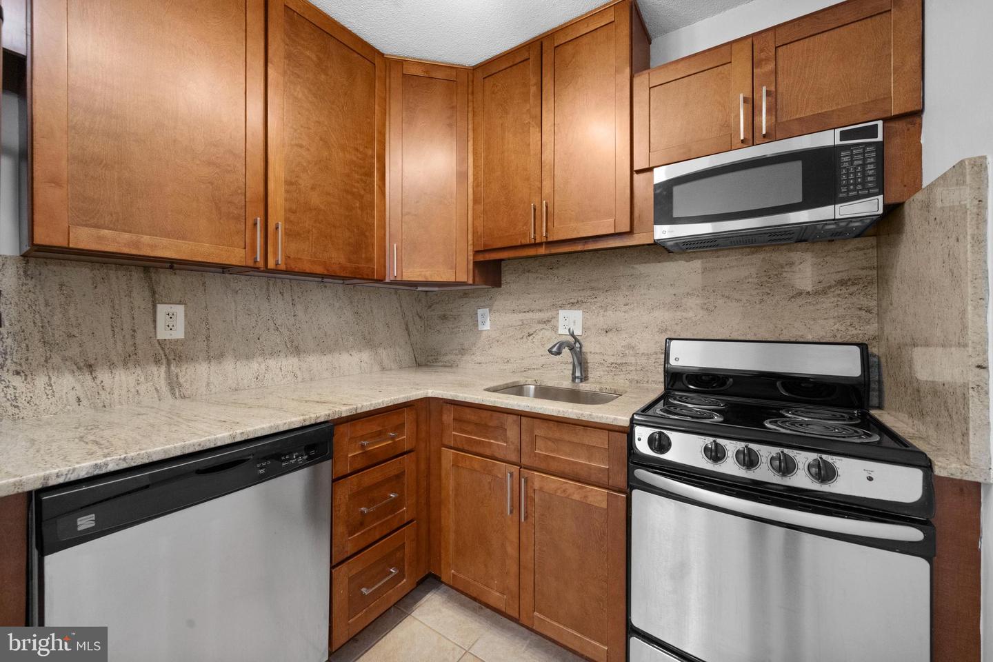 2059 HUNTINGTON AVE #1410, ALEXANDRIA, Virginia 22303, ,1 BathroomBathrooms,Residential,For sale,2059 HUNTINGTON AVE #1410,VAFX2264888 MLS # VAFX2264888