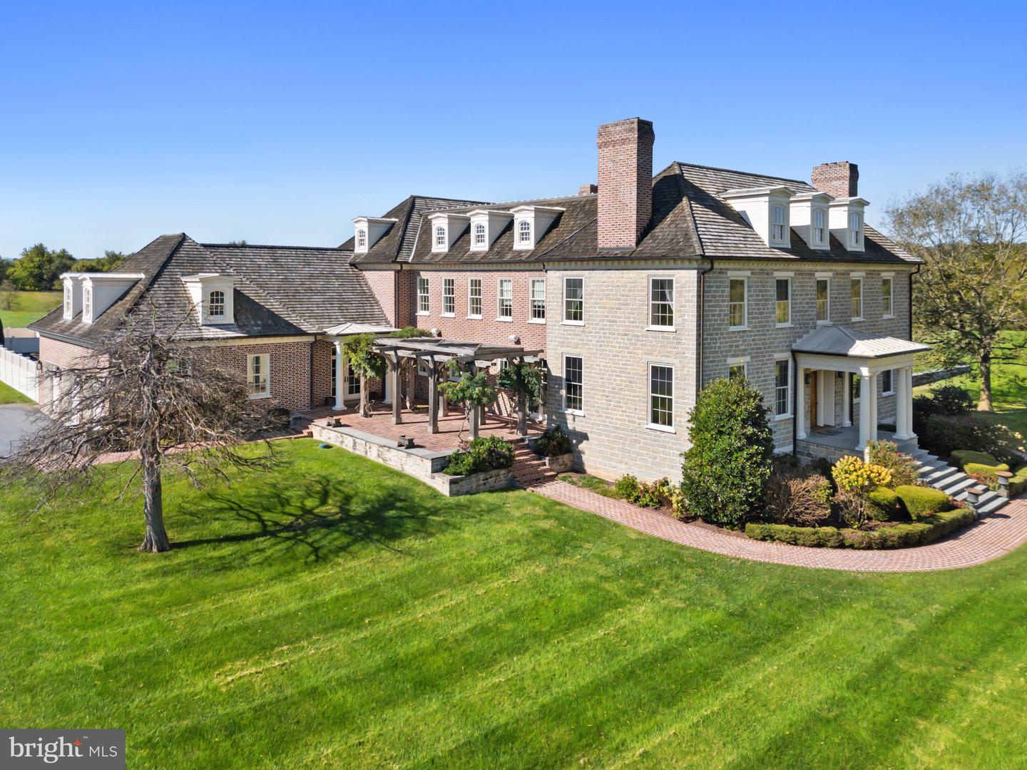 1077 GINNS RD, BOYCE, Virginia 22620, 6 Bedrooms Bedrooms, ,4 BathroomsBathrooms,Residential,For sale,1077 GINNS RD,VACL2006022 MLS # VACL2006022