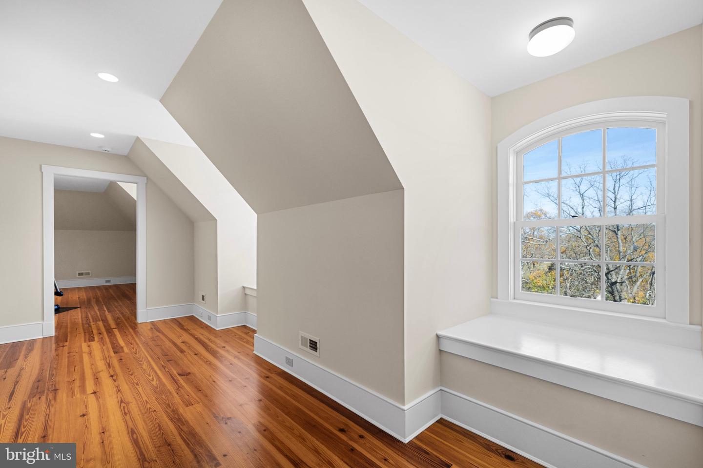 1077 GINNS RD, BOYCE, Virginia 22620, 6 Bedrooms Bedrooms, ,4 BathroomsBathrooms,Residential,For sale,1077 GINNS RD,VACL2006022 MLS # VACL2006022