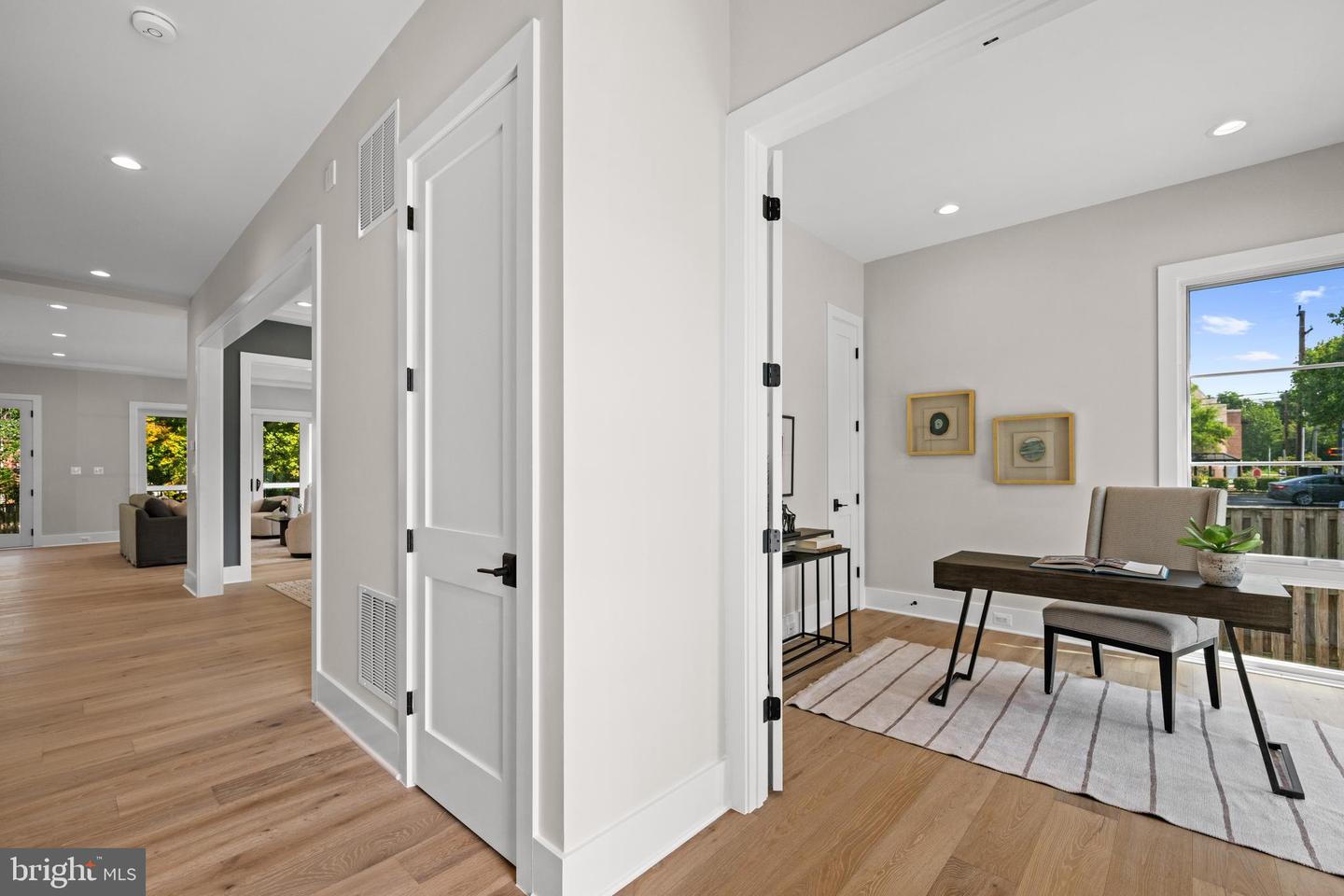 4771 26TH ST N, ARLINGTON, Virginia 22207, 5 Bedrooms Bedrooms, ,5 BathroomsBathrooms,Residential,For sale,4771 26TH ST N,VAAR2063122 MLS # VAAR2063122