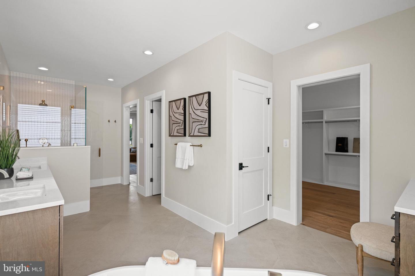 4771 26TH ST N, ARLINGTON, Virginia 22207, 5 Bedrooms Bedrooms, ,5 BathroomsBathrooms,Residential,For sale,4771 26TH ST N,VAAR2063122 MLS # VAAR2063122