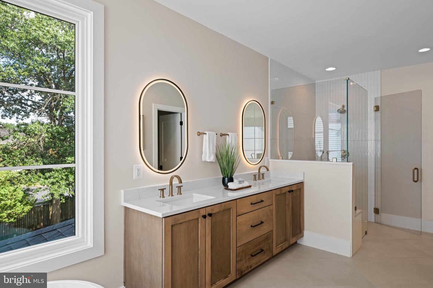 4771 26TH ST N, ARLINGTON, Virginia 22207, 5 Bedrooms Bedrooms, ,5 BathroomsBathrooms,Residential,For sale,4771 26TH ST N,VAAR2063122 MLS # VAAR2063122