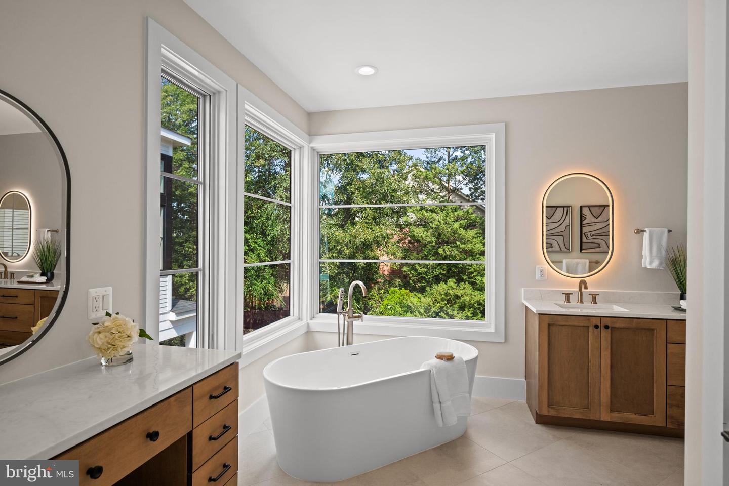 4771 26TH ST N, ARLINGTON, Virginia 22207, 5 Bedrooms Bedrooms, ,5 BathroomsBathrooms,Residential,For sale,4771 26TH ST N,VAAR2063122 MLS # VAAR2063122