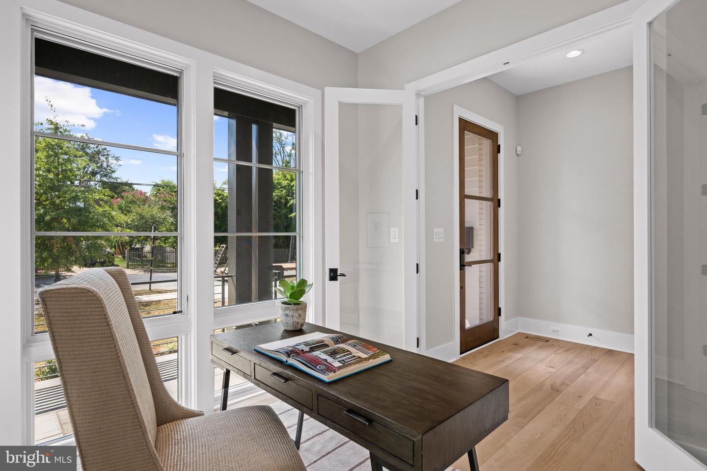 4771 26TH ST N, ARLINGTON, Virginia 22207, 5 Bedrooms Bedrooms, ,5 BathroomsBathrooms,Residential,For sale,4771 26TH ST N,VAAR2063122 MLS # VAAR2063122