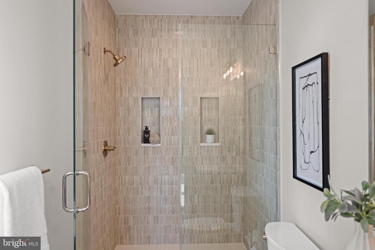 4771 26TH ST N, ARLINGTON, Virginia 22207, 5 Bedrooms Bedrooms, ,5 BathroomsBathrooms,Residential,For sale,4771 26TH ST N,VAAR2063122 MLS # VAAR2063122