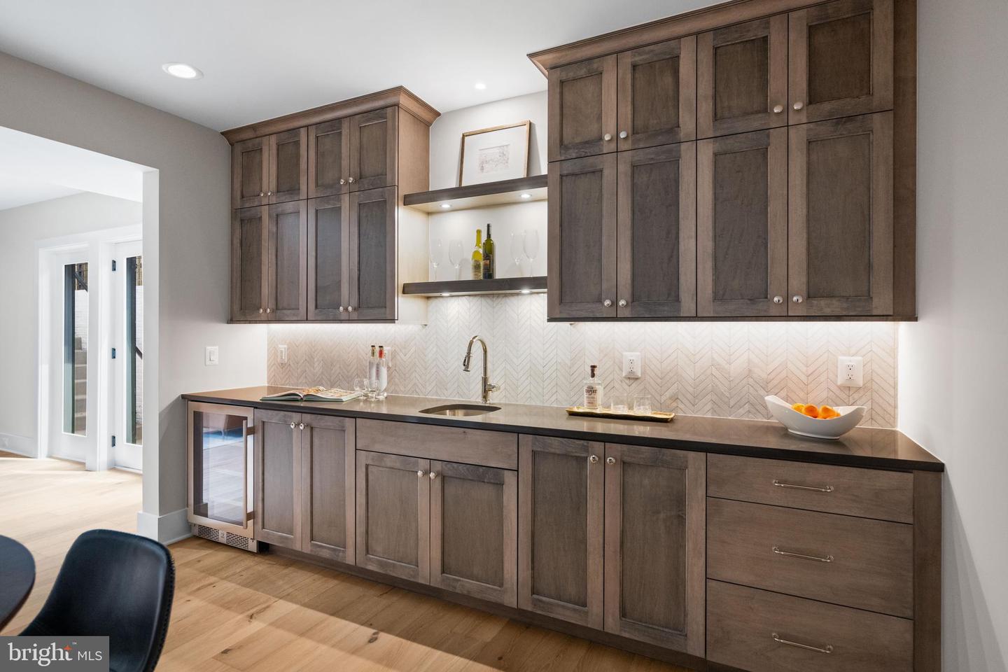4771 26TH ST N, ARLINGTON, Virginia 22207, 5 Bedrooms Bedrooms, ,5 BathroomsBathrooms,Residential,For sale,4771 26TH ST N,VAAR2063122 MLS # VAAR2063122