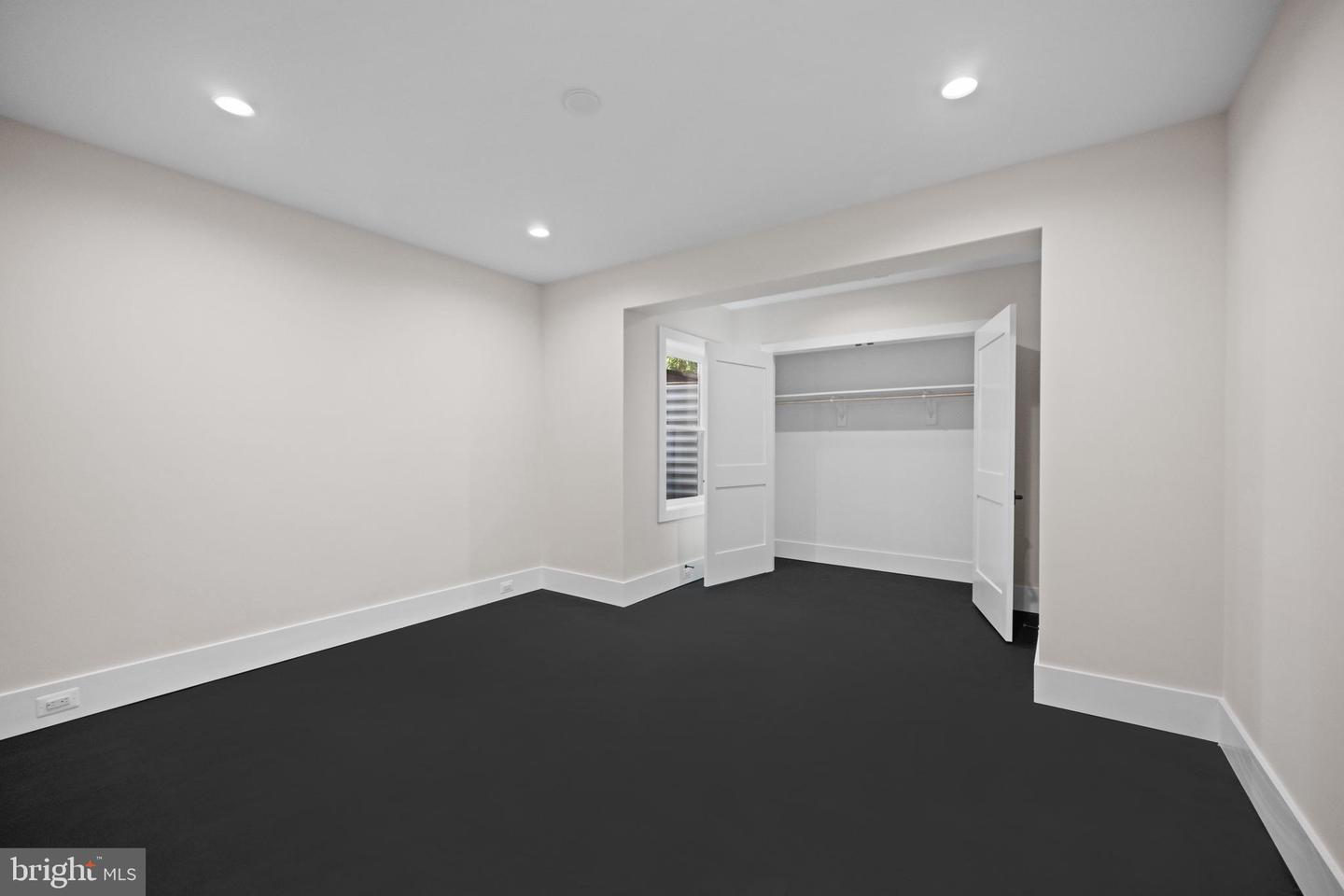 4771 26TH ST N, ARLINGTON, Virginia 22207, 5 Bedrooms Bedrooms, ,5 BathroomsBathrooms,Residential,For sale,4771 26TH ST N,VAAR2063122 MLS # VAAR2063122