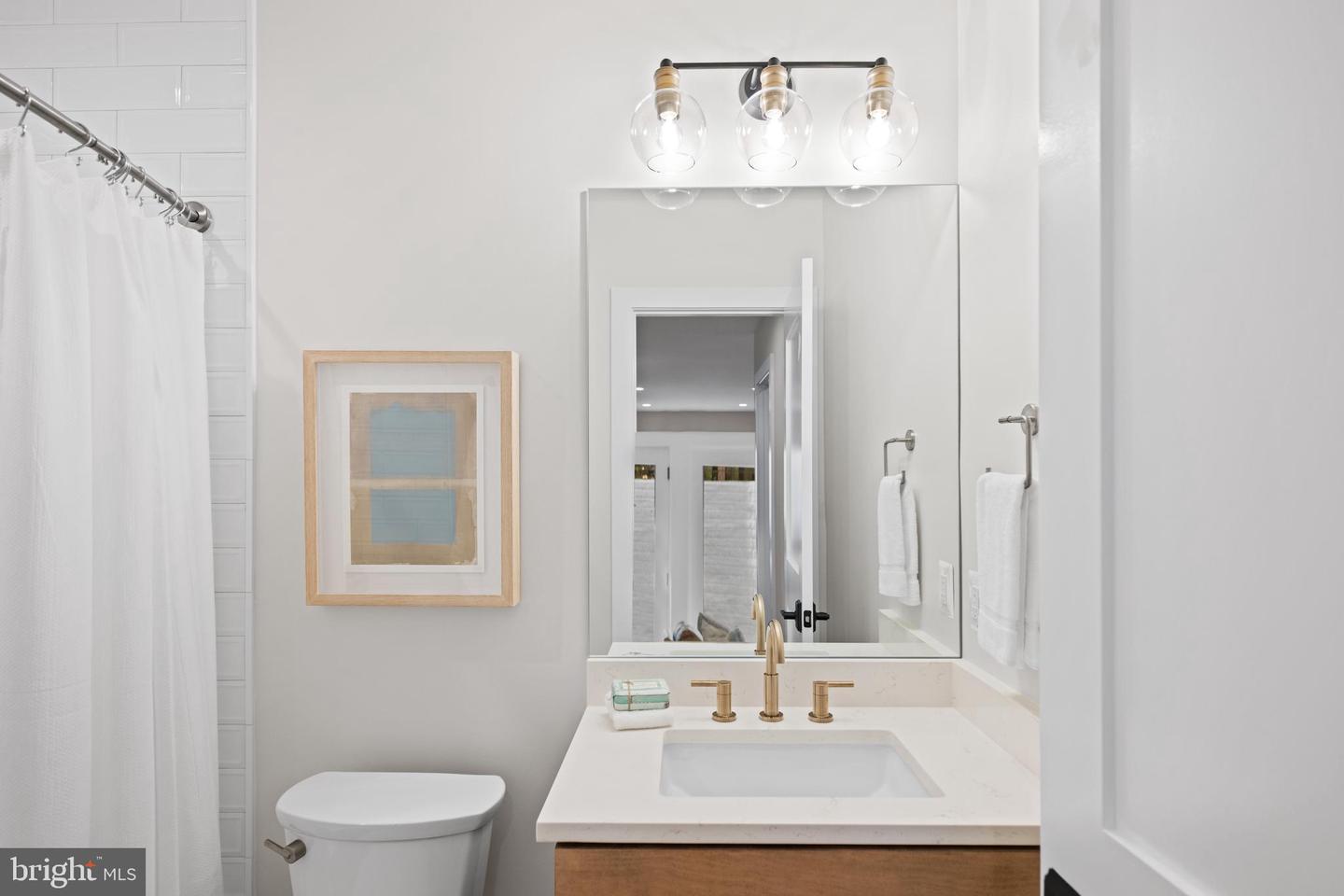 4771 26TH ST N, ARLINGTON, Virginia 22207, 5 Bedrooms Bedrooms, ,5 BathroomsBathrooms,Residential,For sale,4771 26TH ST N,VAAR2063122 MLS # VAAR2063122
