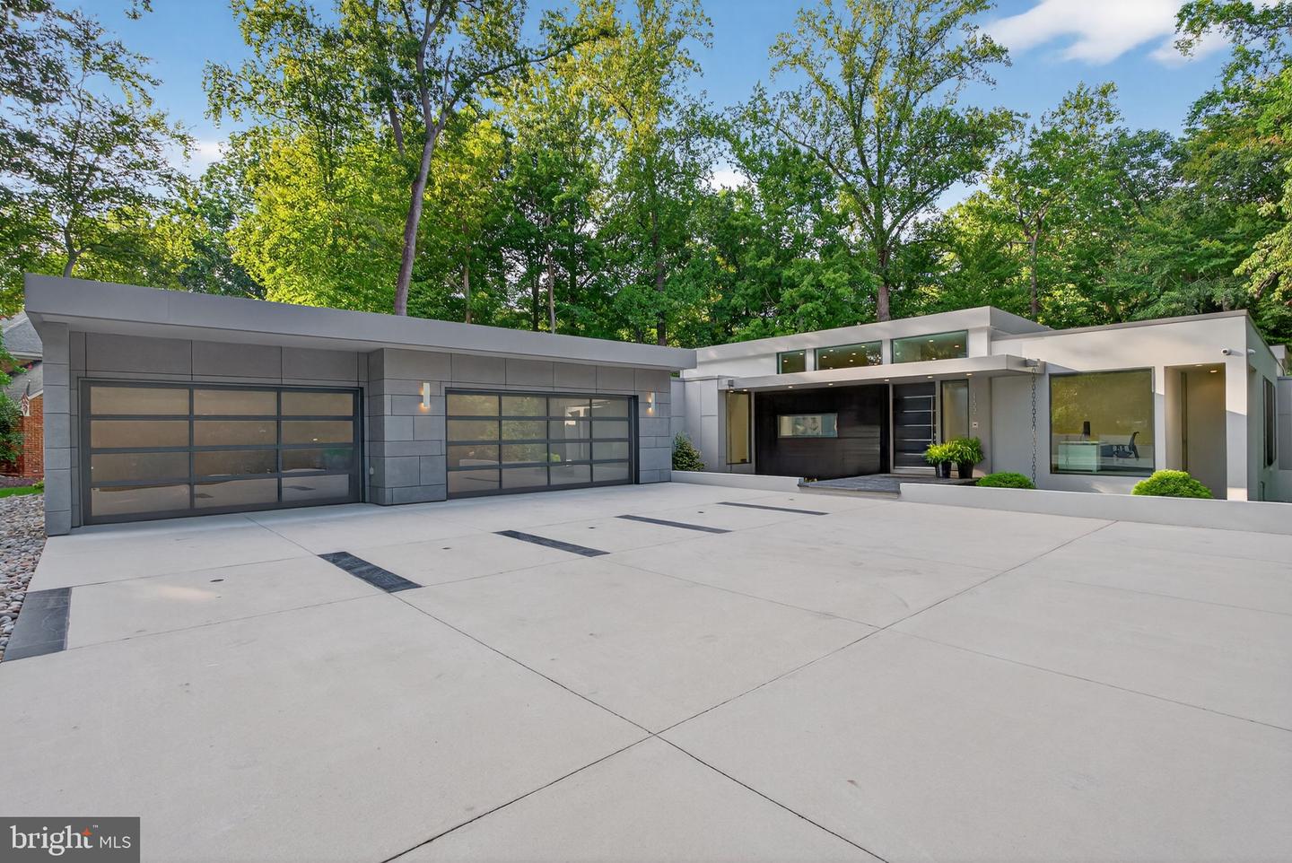 132 JEFFERSONS HUNDRED, WILLIAMSBURG, Virginia 23185, 4 Bedrooms Bedrooms, 12 Rooms Rooms,2 BathroomsBathrooms,Residential,For sale,132 JEFFERSONS HUNDRED,VAJC2000512 MLS # VAJC2000512