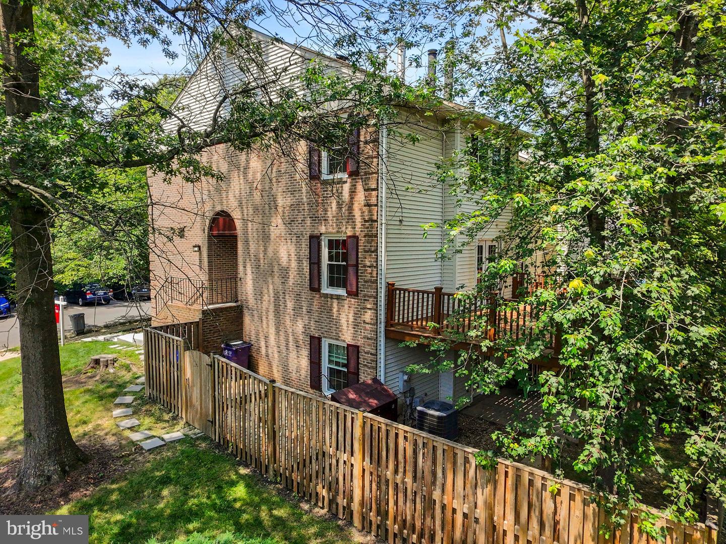 6028 CROWN ROYAL CIR, ALEXANDRIA, Virginia 22310, 5 Bedrooms Bedrooms, ,3 BathroomsBathrooms,Residential,For sale,6028 CROWN ROYAL CIR,VAFX2264992 MLS # VAFX2264992