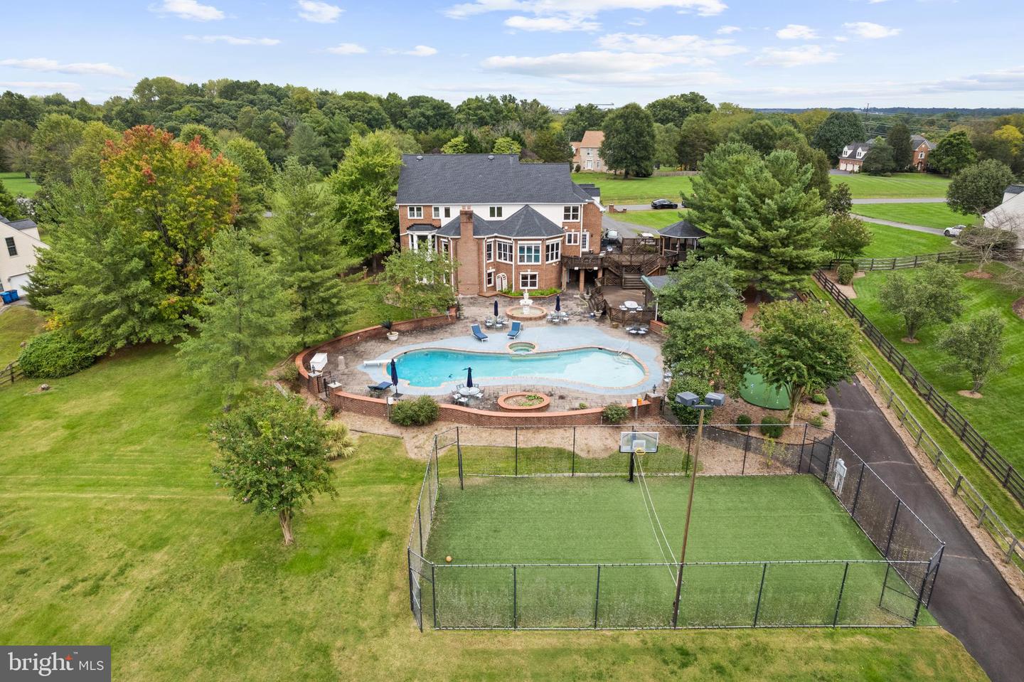 5340 CHANDLEY FARM CIR, CENTREVILLE, Virginia 20120, 6 Bedrooms Bedrooms, ,4 BathroomsBathrooms,Residential,For sale,5340 CHANDLEY FARM CIR,VAFX2265128 MLS # VAFX2265128
