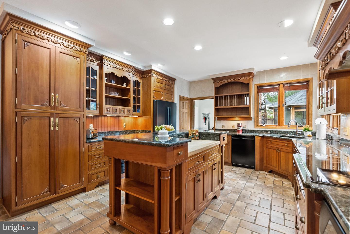 5340 CHANDLEY FARM CIR, CENTREVILLE, Virginia 20120, 6 Bedrooms Bedrooms, ,4 BathroomsBathrooms,Residential,For sale,5340 CHANDLEY FARM CIR,VAFX2265128 MLS # VAFX2265128