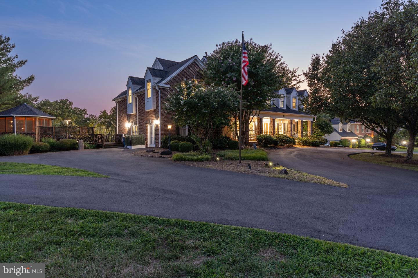5340 CHANDLEY FARM CIR, CENTREVILLE, Virginia 20120, 6 Bedrooms Bedrooms, ,4 BathroomsBathrooms,Residential,For sale,5340 CHANDLEY FARM CIR,VAFX2265128 MLS # VAFX2265128