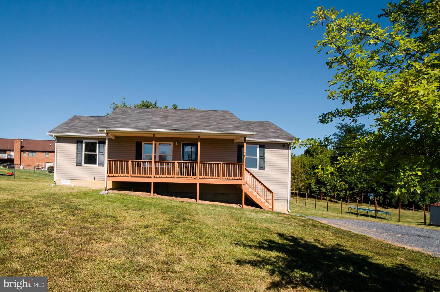 439 N SUMMIT AVE, WOODSTOCK, Virginia 22664, 3 Bedrooms Bedrooms, ,2 BathroomsBathrooms,Residential,For sale,439 N SUMMIT AVE,VASH2012444 MLS # VASH2012444