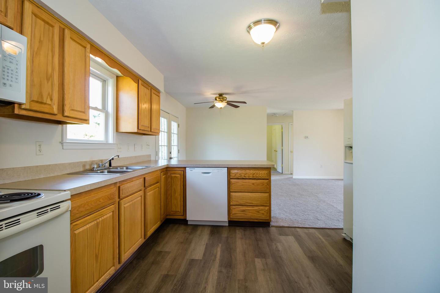 439 N SUMMIT AVE, WOODSTOCK, Virginia 22664, 3 Bedrooms Bedrooms, ,2 BathroomsBathrooms,Residential,For sale,439 N SUMMIT AVE,VASH2012444 MLS # VASH2012444