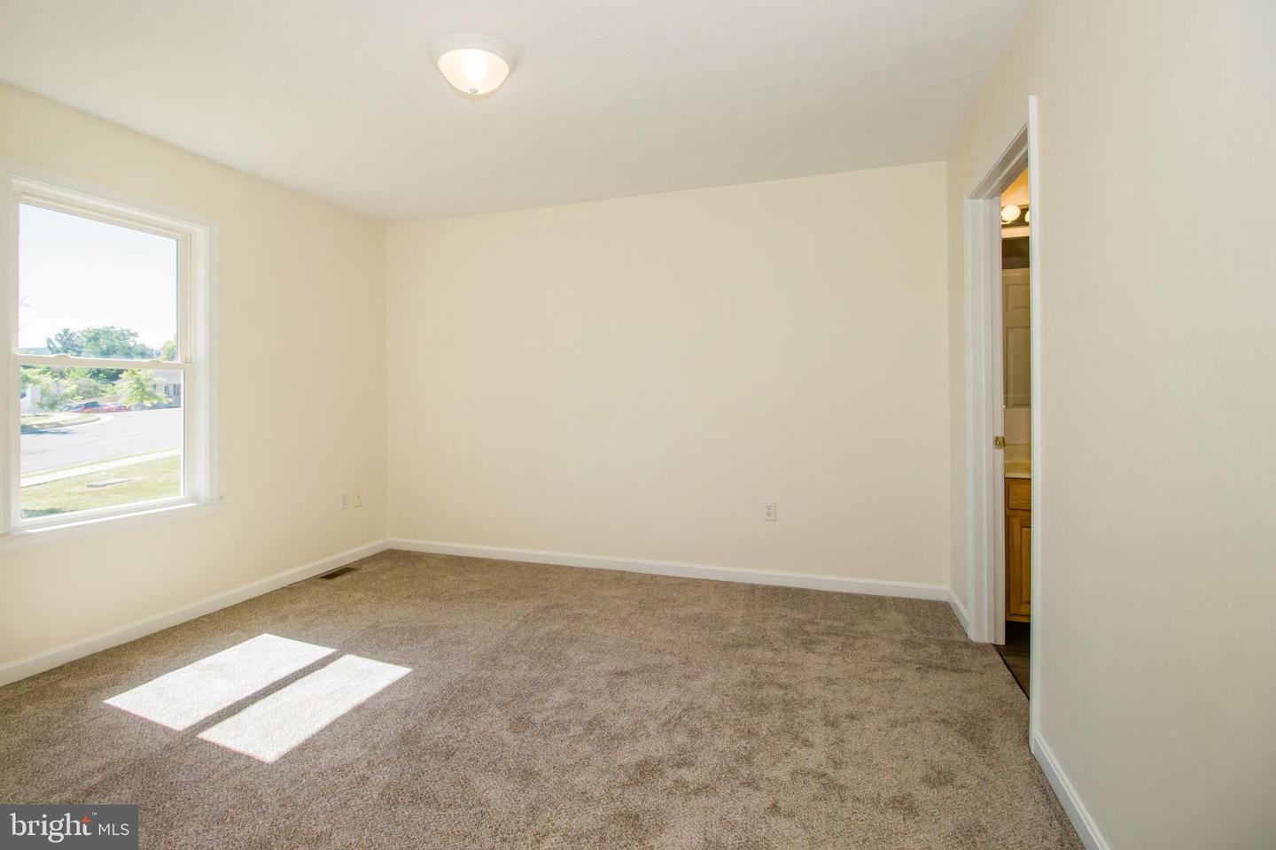 439 N SUMMIT AVE, WOODSTOCK, Virginia 22664, 3 Bedrooms Bedrooms, ,2 BathroomsBathrooms,Residential,For sale,439 N SUMMIT AVE,VASH2012444 MLS # VASH2012444