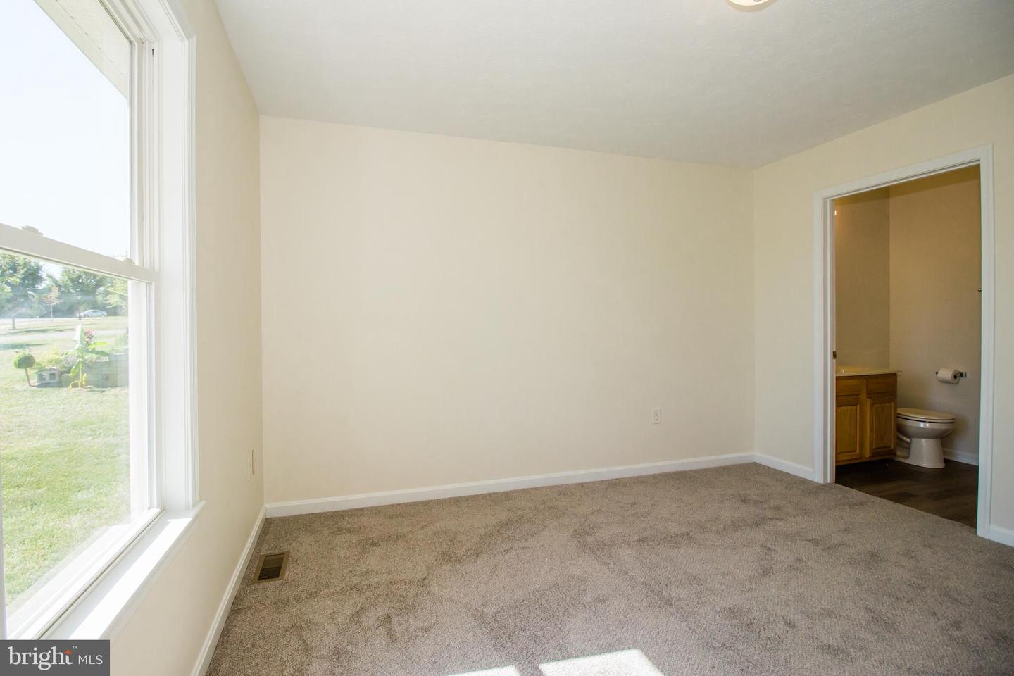 439 N SUMMIT AVE, WOODSTOCK, Virginia 22664, 3 Bedrooms Bedrooms, ,2 BathroomsBathrooms,Residential,For sale,439 N SUMMIT AVE,VASH2012444 MLS # VASH2012444