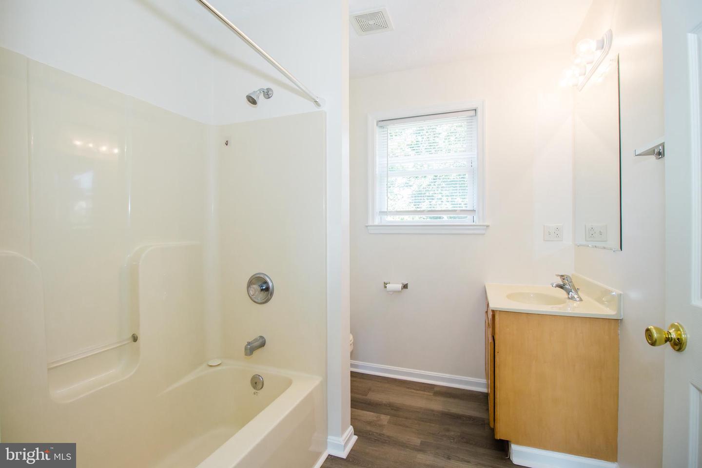 439 N SUMMIT AVE, WOODSTOCK, Virginia 22664, 3 Bedrooms Bedrooms, ,2 BathroomsBathrooms,Residential,For sale,439 N SUMMIT AVE,VASH2012444 MLS # VASH2012444