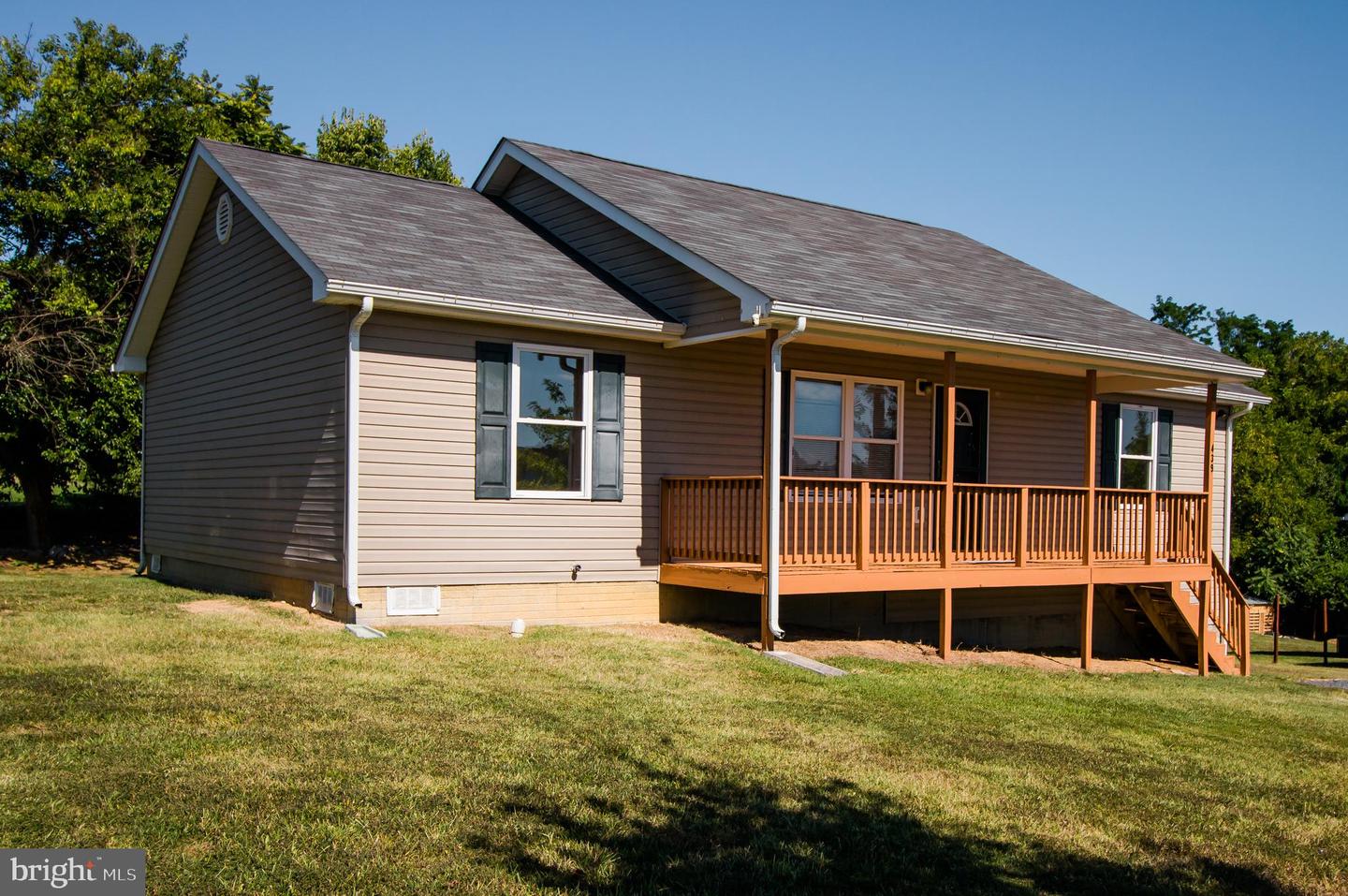 439 N SUMMIT AVE, WOODSTOCK, Virginia 22664, 3 Bedrooms Bedrooms, ,2 BathroomsBathrooms,Residential,For sale,439 N SUMMIT AVE,VASH2012444 MLS # VASH2012444