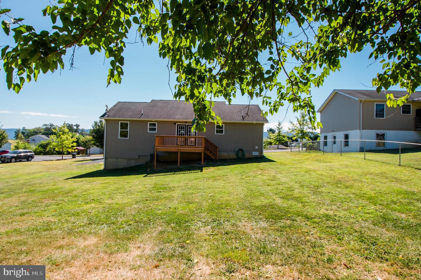 439 N SUMMIT AVE, WOODSTOCK, Virginia 22664, 3 Bedrooms Bedrooms, ,2 BathroomsBathrooms,Residential,For sale,439 N SUMMIT AVE,VASH2012444 MLS # VASH2012444