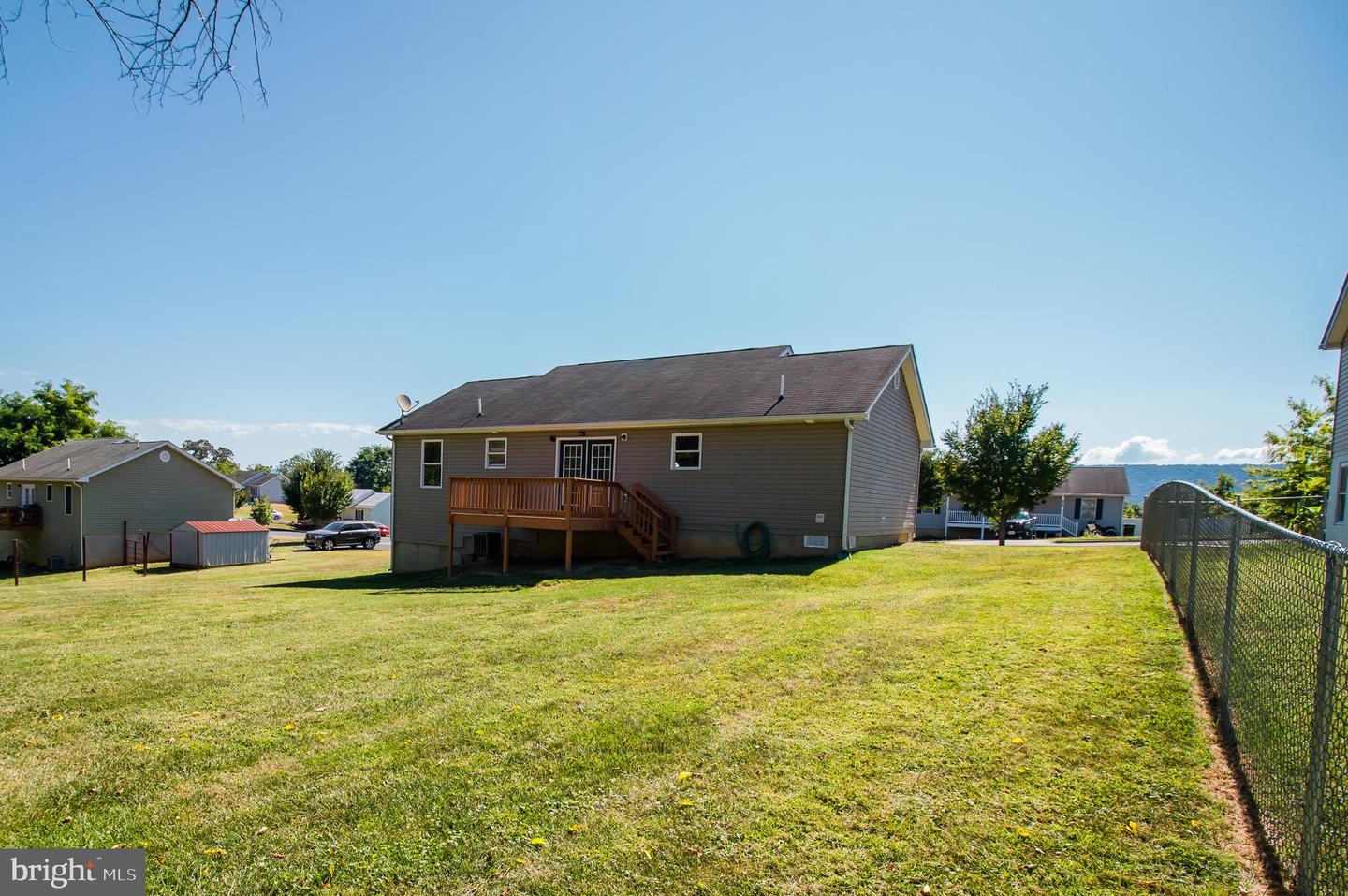 439 N SUMMIT AVE, WOODSTOCK, Virginia 22664, 3 Bedrooms Bedrooms, ,2 BathroomsBathrooms,Residential,For sale,439 N SUMMIT AVE,VASH2012444 MLS # VASH2012444