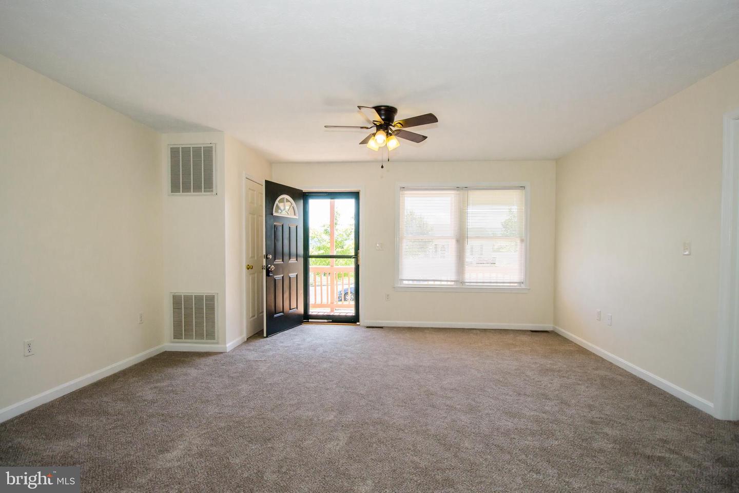 439 N SUMMIT AVE, WOODSTOCK, Virginia 22664, 3 Bedrooms Bedrooms, ,2 BathroomsBathrooms,Residential,For sale,439 N SUMMIT AVE,VASH2012444 MLS # VASH2012444