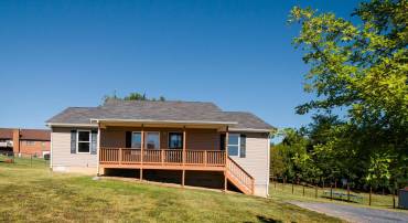 439 N SUMMIT AVE, WOODSTOCK, Virginia 22664, 3 Bedrooms Bedrooms, ,2 BathroomsBathrooms,Residential,For sale,439 N SUMMIT AVE,VASH2012444 MLS # VASH2012444