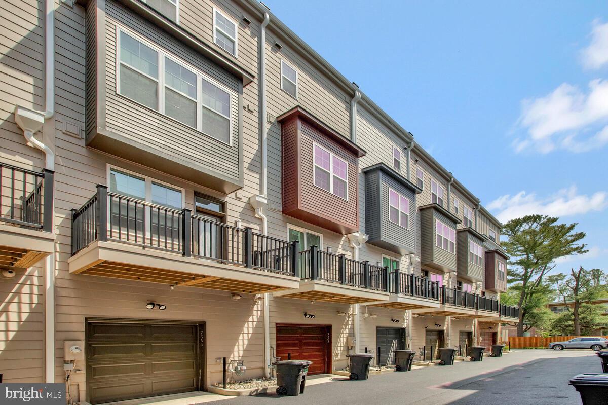 7367 BLADE DR, FALLS CHURCH, Virginia 22042, 3 Bedrooms Bedrooms, ,3 BathroomsBathrooms,Residential,For sale,7367 BLADE DR,VAFX2265186 MLS # VAFX2265186 7367 BLADE DR, FALLS CHURCH, Virginia 22042, 3 Bedrooms Bedrooms, ,3 BathroomsBathrooms,Residential,For sale,7367 BLADE DR,VAFX2265186 MLS # VAFX2265186