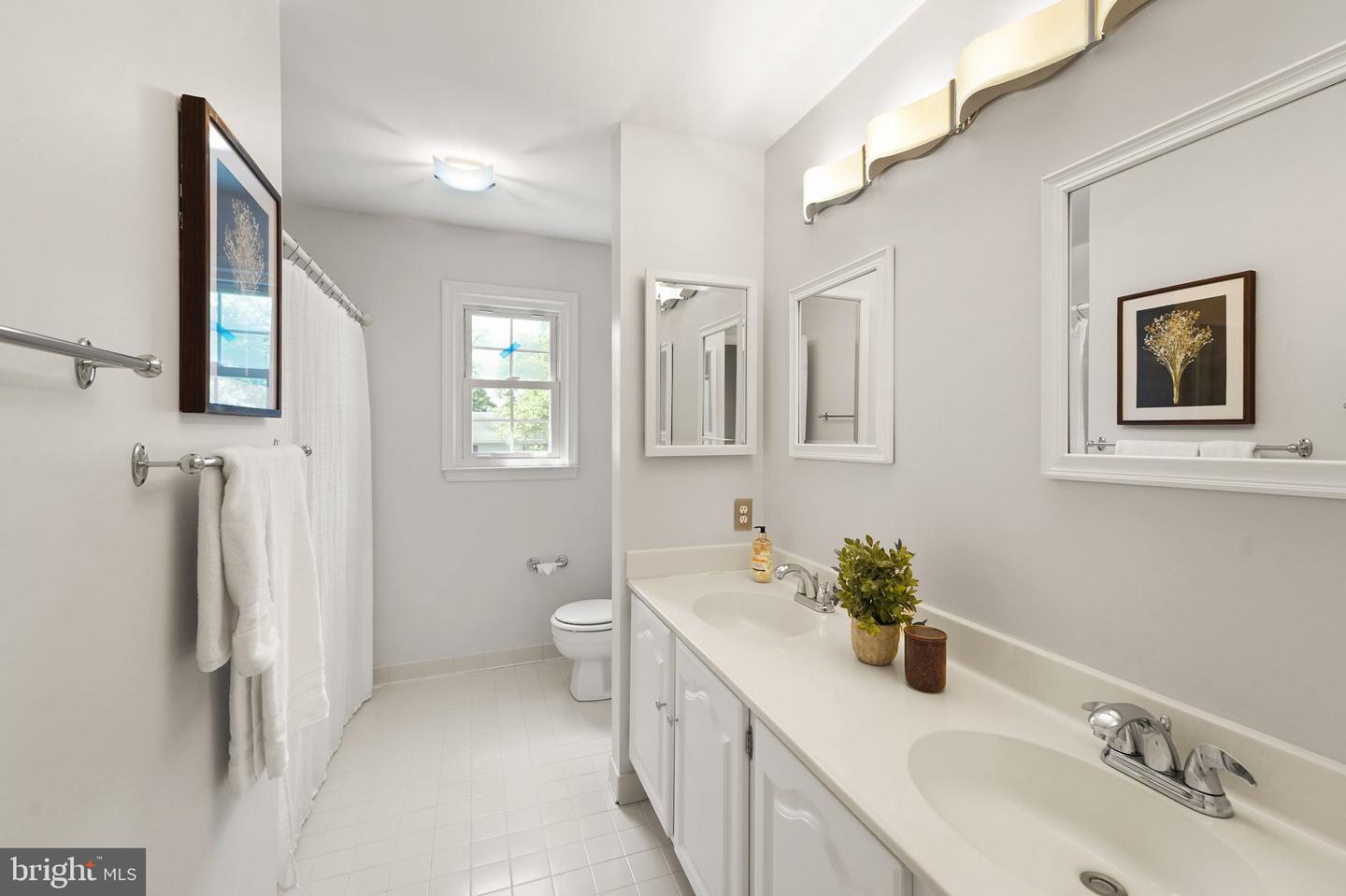 13312 TUCKAWAY DR, FAIRFAX, Virginia 22033, 5 Bedrooms Bedrooms, ,3 BathroomsBathrooms,Residential,For sale,13312 TUCKAWAY DR,VAFX2210994 MLS # VAFX2210994