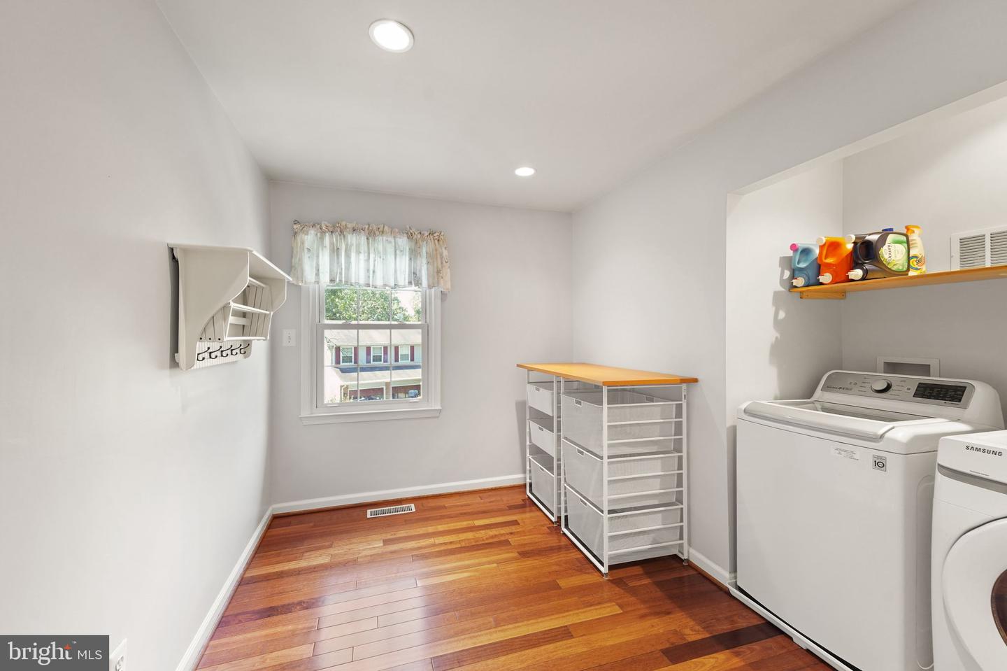 13312 TUCKAWAY DR, FAIRFAX, Virginia 22033, 5 Bedrooms Bedrooms, ,3 BathroomsBathrooms,Residential,For sale,13312 TUCKAWAY DR,VAFX2210994 MLS # VAFX2210994