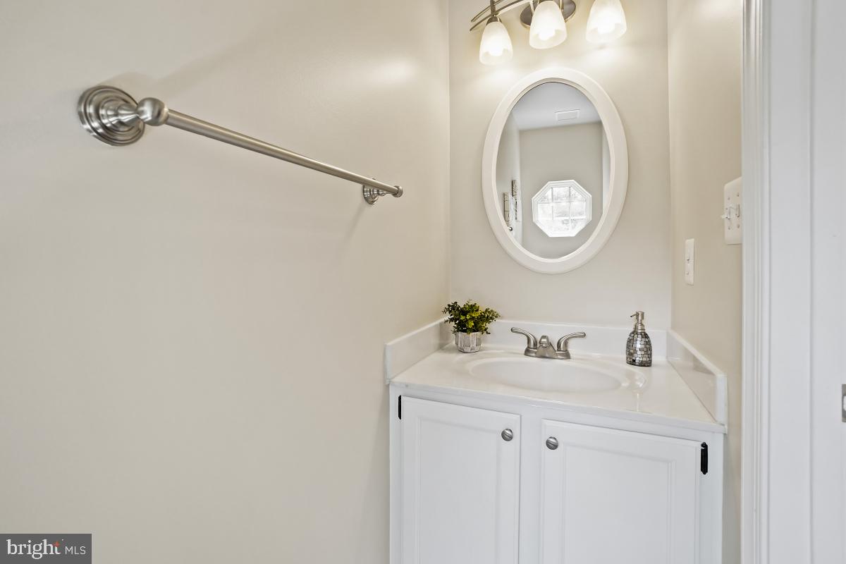 46395 HAMPSHIRE STATION DR, STERLING, Virginia 20165, 4 Bedrooms Bedrooms, ,3 BathroomsBathrooms,Residential,For sale,46395 HAMPSHIRE STATION DR,VALO2089892 MLS # VALO2089892