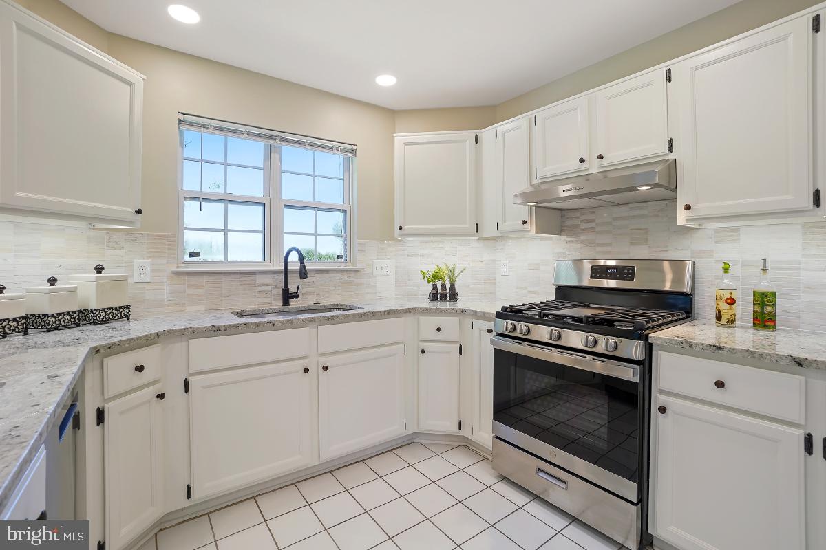 46395 HAMPSHIRE STATION DR, STERLING, Virginia 20165, 4 Bedrooms Bedrooms, ,3 BathroomsBathrooms,Residential,For sale,46395 HAMPSHIRE STATION DR,VALO2089892 MLS # VALO2089892