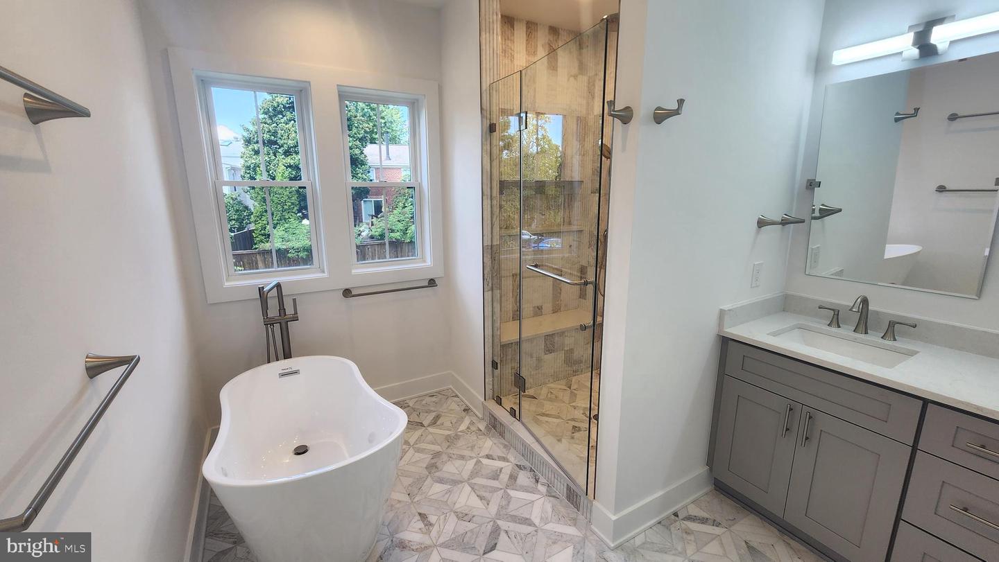 2004 N NELSON ST, ARLINGTON, Virginia 22207, 5 Bedrooms Bedrooms, ,5 BathroomsBathrooms,Residential,For sale,2004 N NELSON ST,VAAR2056120 MLS # VAAR2056120