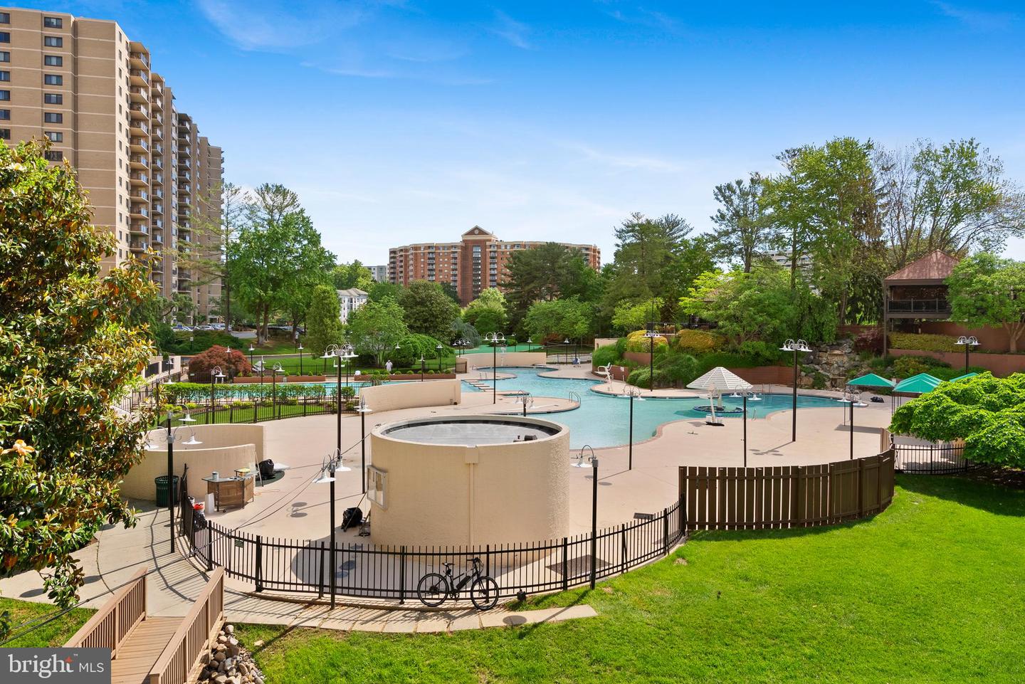 307 YOAKUM PKWY #821, ALEXANDRIA, Virginia 22304, 2 Bedrooms Bedrooms, ,2 BathroomsBathrooms,Residential,For sale,307 YOAKUM PKWY #821,VAAX2045046 MLS # VAAX2045046